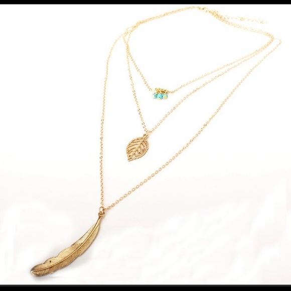 - Womens New 3 layer feather leaf necklace . By golden threads . - Picture 2 of 4